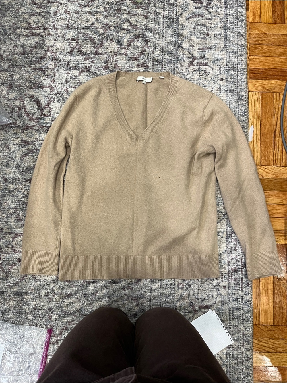 Women’s V-Neck Cashmere Sweater in Camel